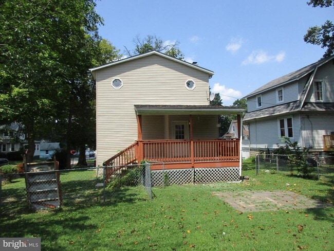 Foto del edificio - 3317 Devonshire Dr