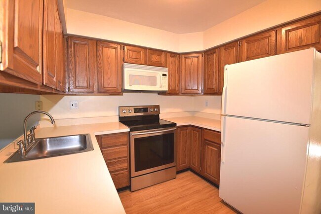 Building Photo - 202 Archer Ct