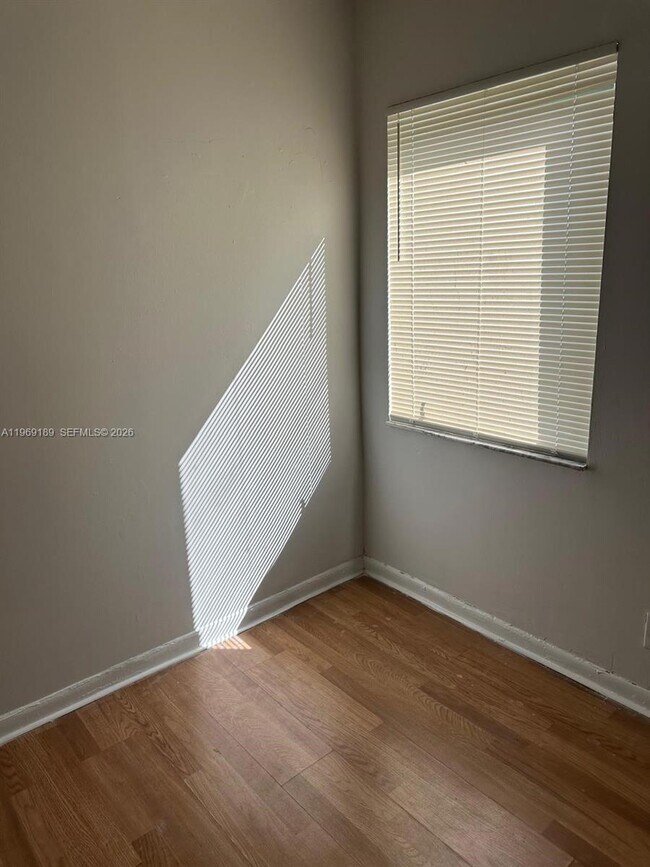 Building Photo - 1840 NW 119th St