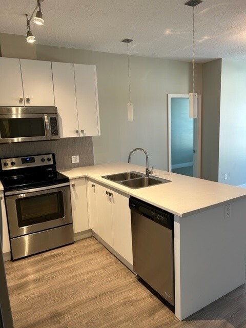 Photo du bâtiment - 1958-1958 N Parallel Rd