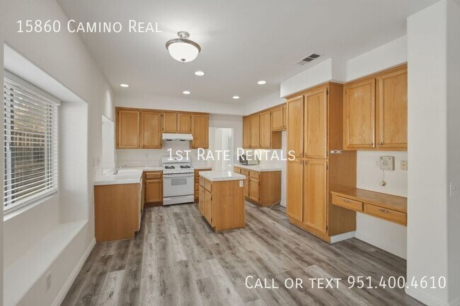 Building Photo - 15860 Camino Real