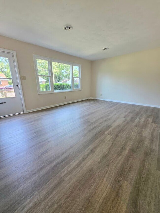Foto del edificio - Move In Ready Brick Ranch