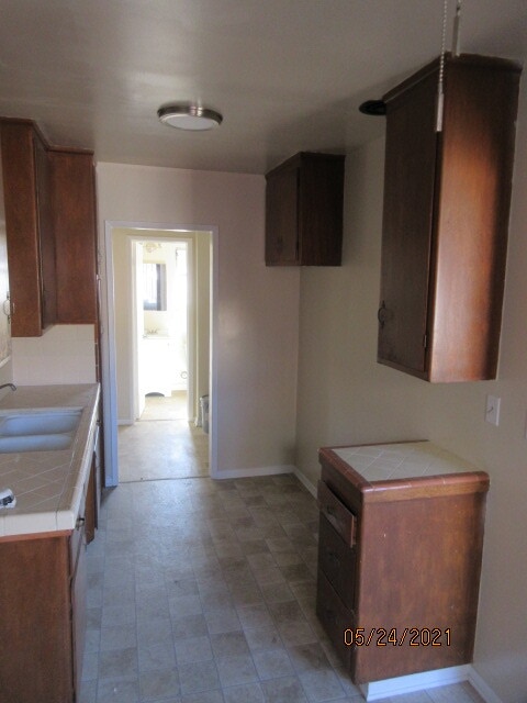 Kitchen - 3338 W 85th St