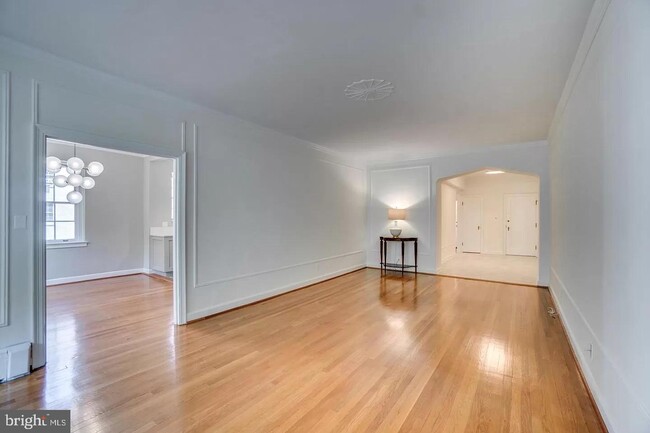Building Photo - 2737 Devonshire Pl NW