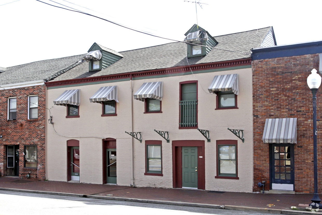 Primary Photo - 914 N 2nd St
