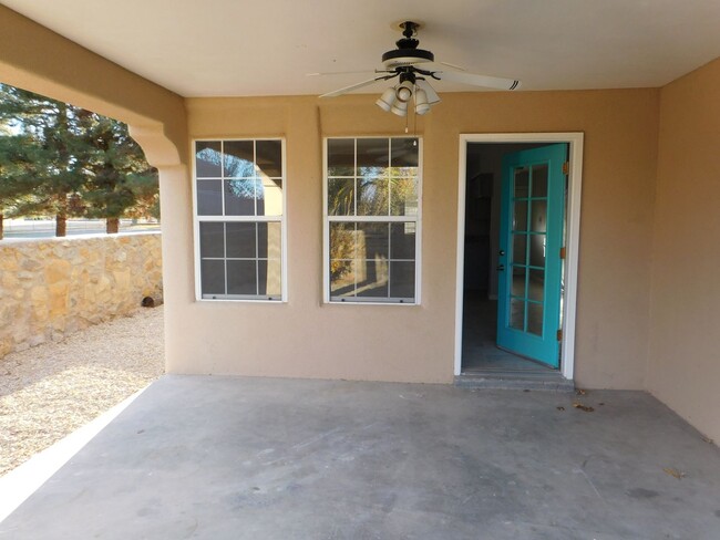 Building Photo - Beautiful Home in Old Mesilla