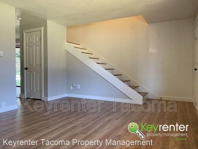 Foto del edificio - 2 br, 1.5 bath House - 19604 9th Ave Ct e