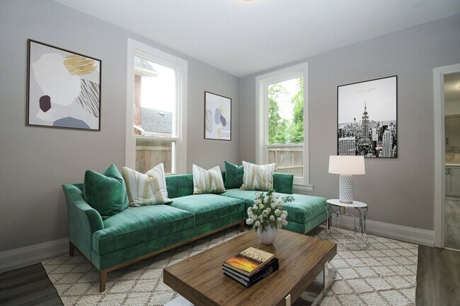 Photo du bâtiment - 1 Bedroom Main Floor Unit – All Utilities Included – $1,649/month