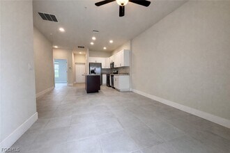 Building Photo - 3313 SW 8th Pl