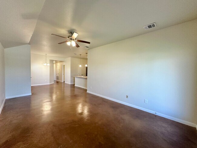 Foto del edificio - 4502 Skyflower Ln