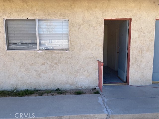 Foto del edificio - 14301 Frontage Rd
