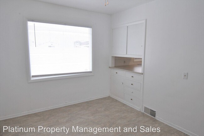 Building Photo - 3 br, 2 bath House - 1110 Walla Walla Ave