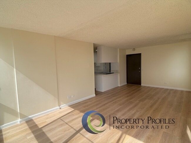 Building Photo - Hale Kulanui Condo - 1 bedroom, 1 bath unit with 1 assigned parking