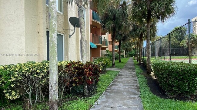 Foto del edificio - 9350 Fontainebleau Blvd