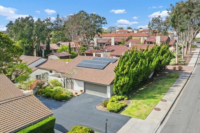 Building Photo - Remodeled 3BR/2BA Condo in the Heart of Ra...
