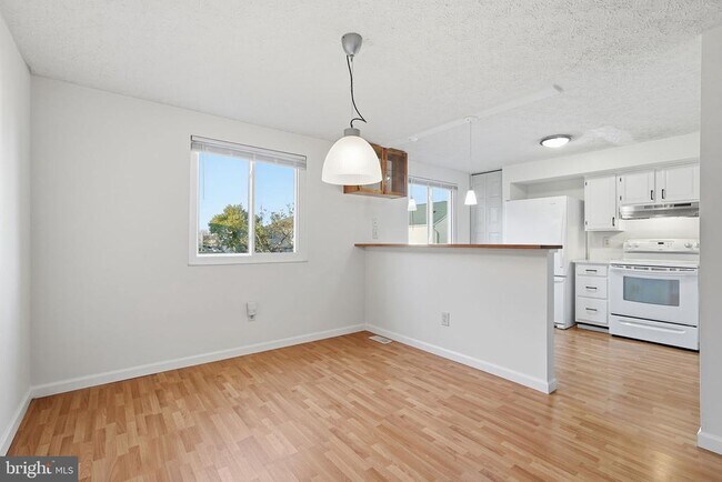 Foto del edificio - 13225 Custom House Ct