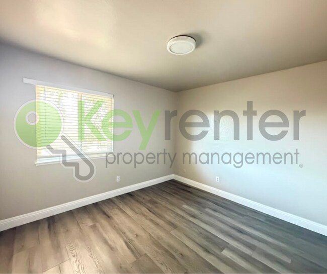 Foto del edificio - 5724 Falconer Way