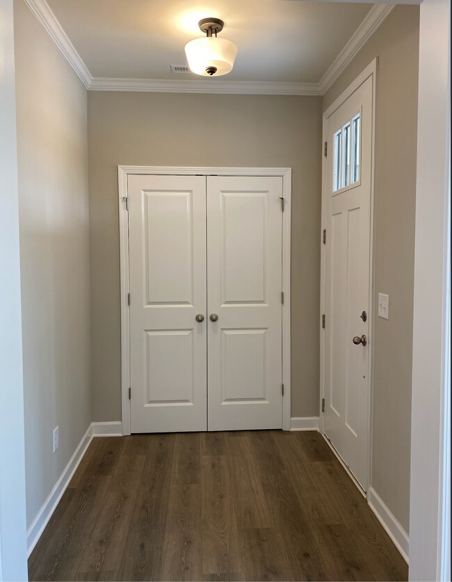 Entrada principal - 729 Carraway Garden Dr