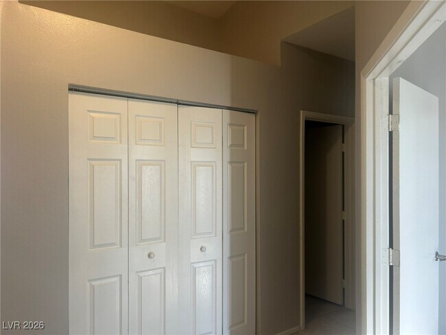 Building Photo - 948 Chaps Cir