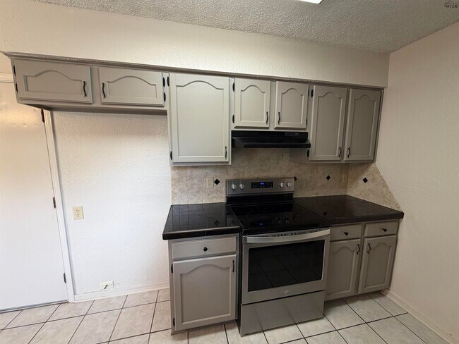 Foto del edificio - 4830 Lovers Ln