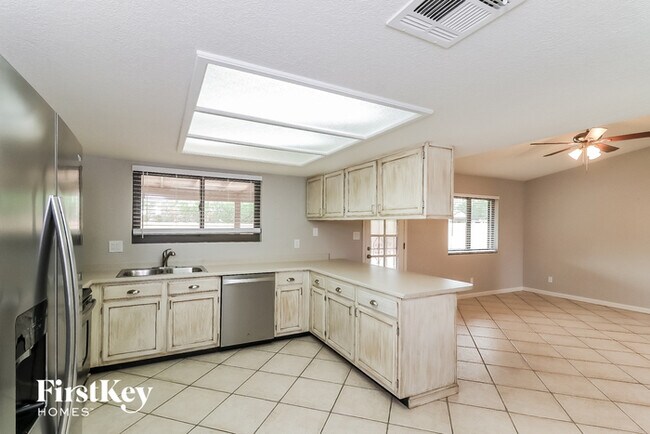 Foto del edificio - 1324 S Lemon