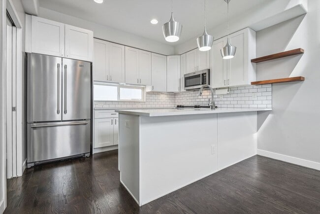 Building Photo - 1551 W 43rd Ave
