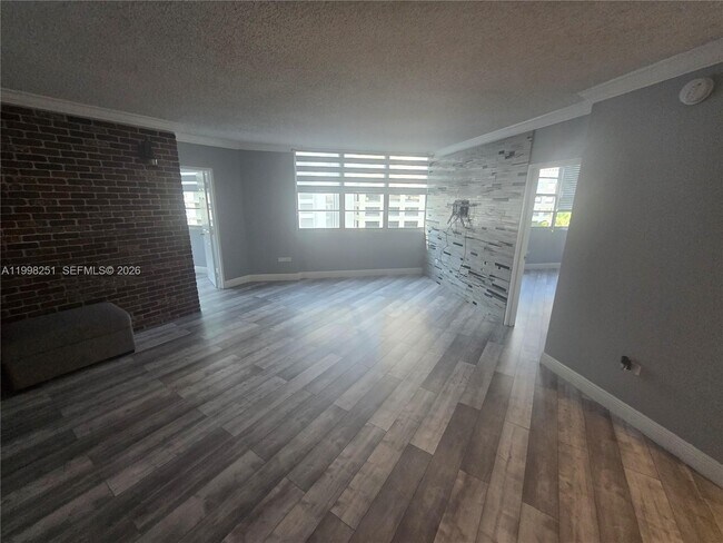 Foto del edificio - 825 Brickell Bay Dr