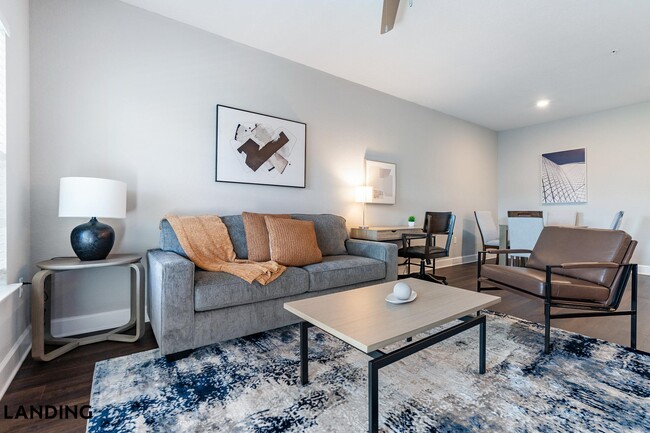 Building Photo - 918 Aventine Dr