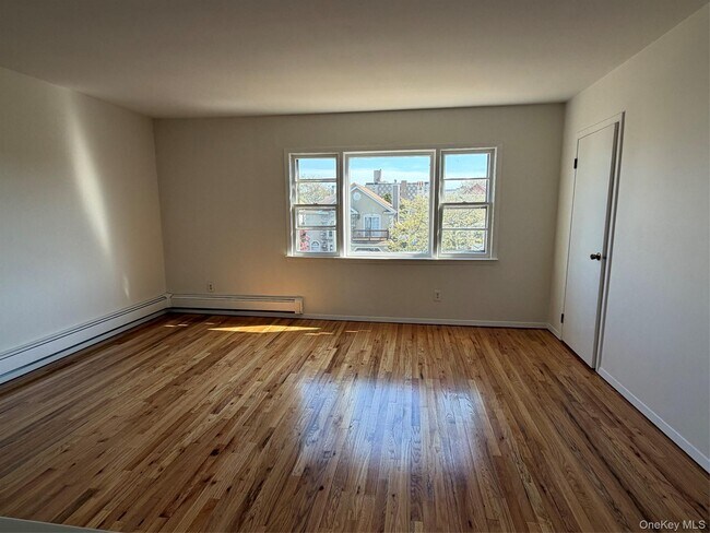 Foto del edificio - 561 E Olive St