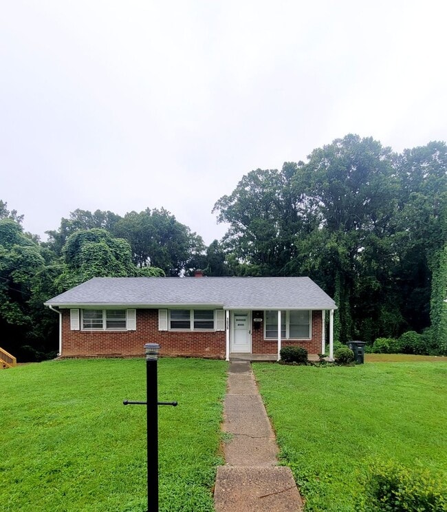 Photo - Newly Renovated Brick Ranch with a Basement! House