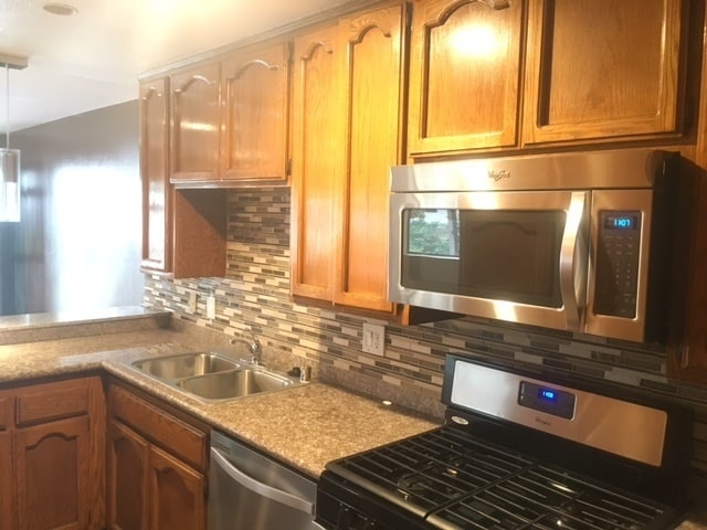 Building Photo - Los Caballeros #121