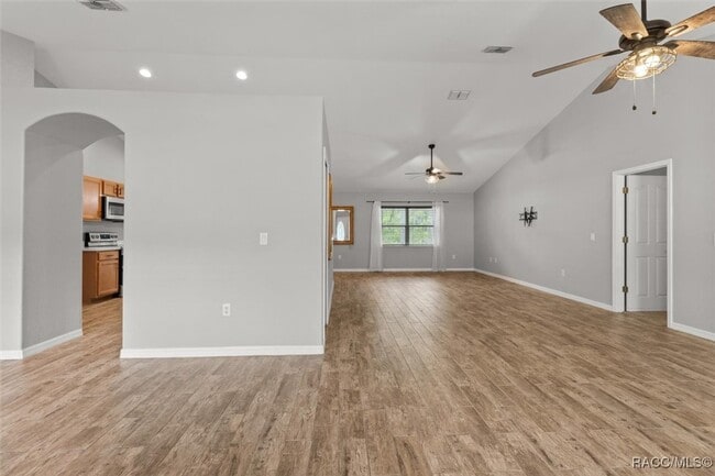 Building Photo - 17 Eugenia Ct N