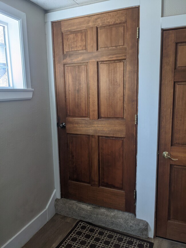 Entrance - 402 2nd Ave