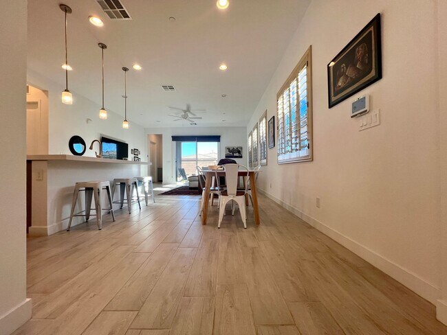 Foto del edificio - Immaculate 3 Bedroom Furnished Smart Home in Lake Las Vegas – A Tranquil Desert Oasis