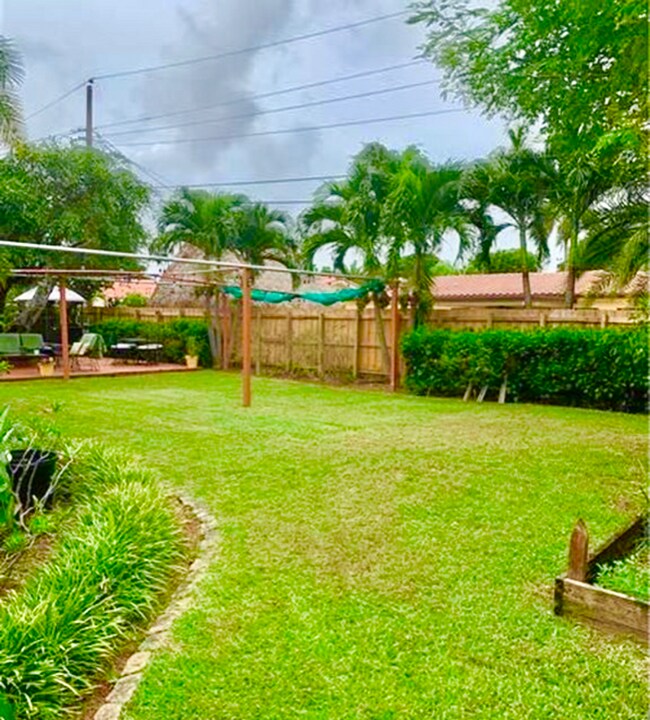 Foto del edificio - 1361 NE 23rd Ct
