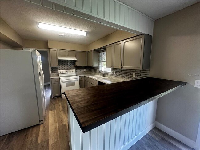 Foto del edificio - 3700 SE 34th Ct