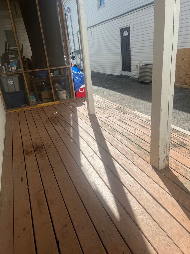 Own private entrance - 122 E Chestnut St