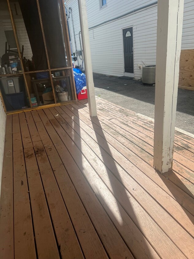 Own private entrance - 122 E Chestnut St
