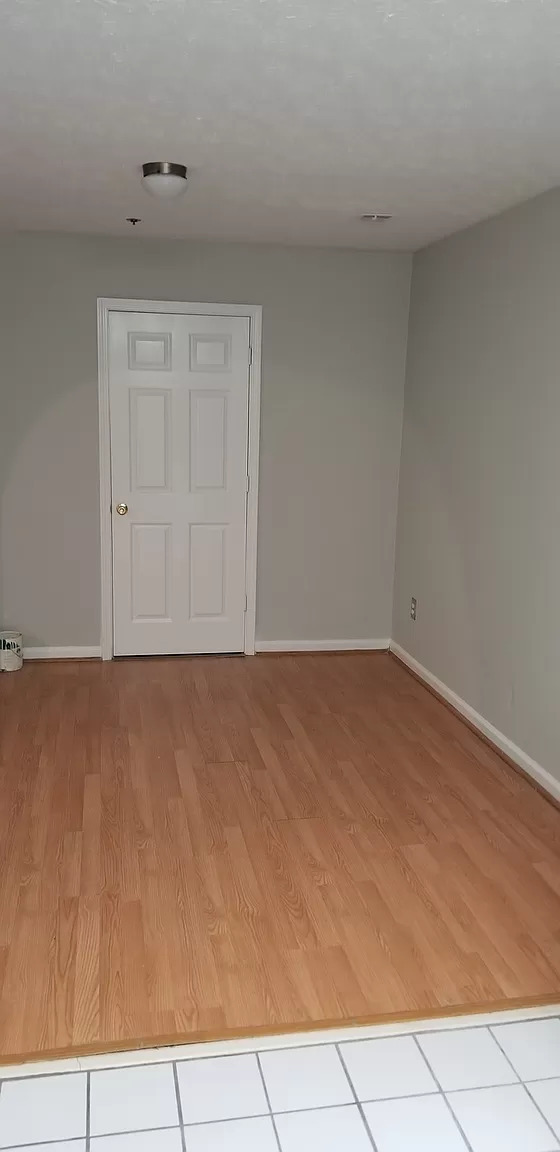Building Photo - Spacious 3BR Townhome, Total Electric