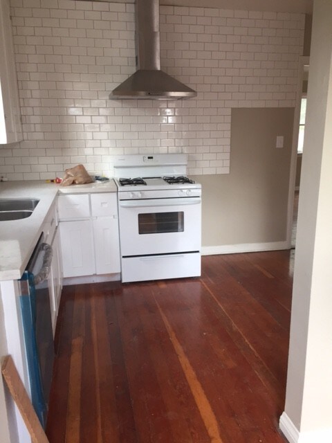 Primary Photo - 559 N Marengo Ave