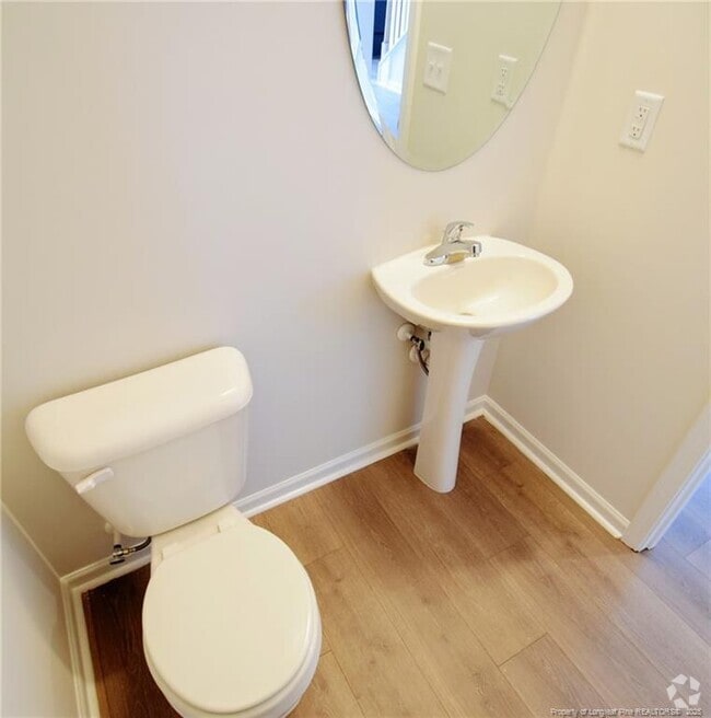 Building Photo - 331 Brentmoor Dr