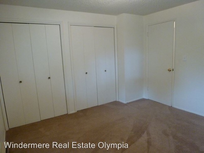 Foto del edificio - 514 1/2 Burke Ct