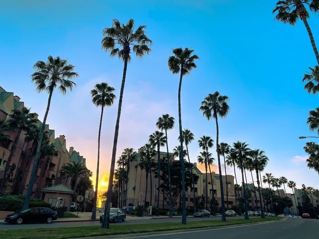 Foto del edificio - Whispering Pines Apartments