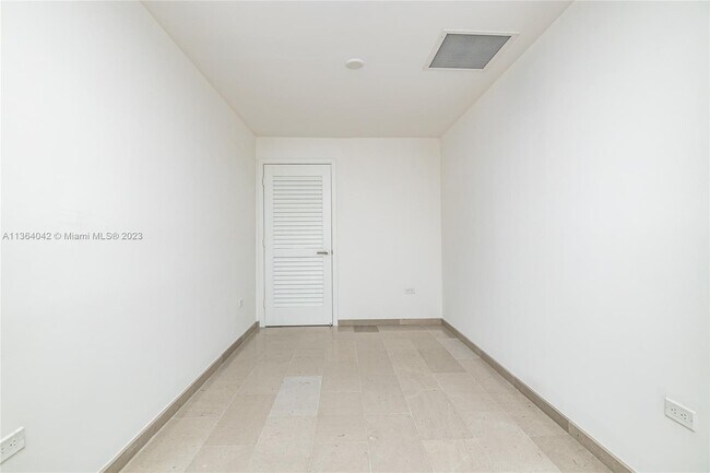 Foto del edificio - 88 SW 7th St