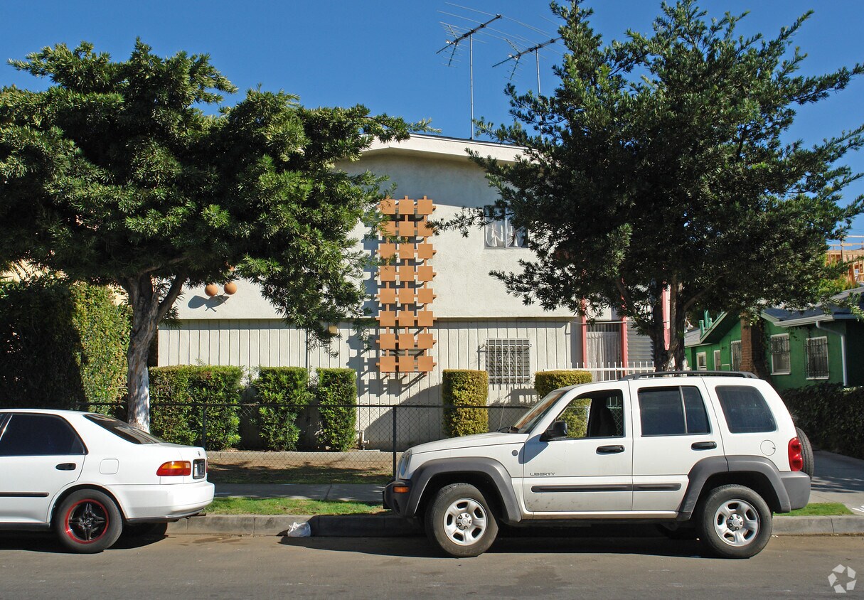 Building Photo - 1248 Tamarind Ave
