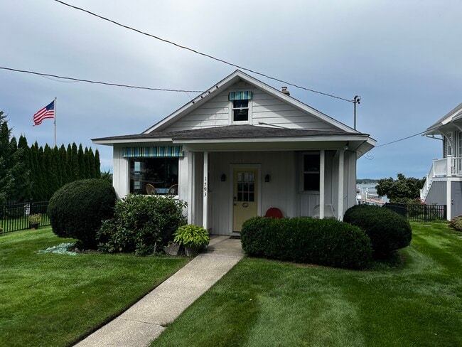 Building Photo - 1793 S Shore Dr