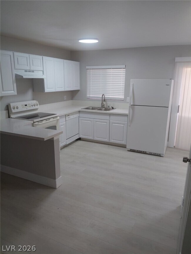 Foto del edificio - 5228 Garden Ln