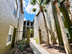 Building Photo - 420 Summit Ridge Pl