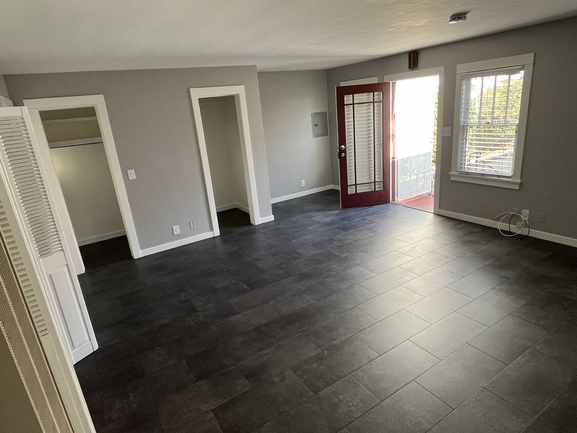 Foto principal - 3945 4th Ave