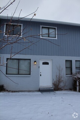 Building Photo - 1322 E 7th St